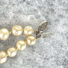 Cargar imagen en el visor de la galería, Vintage Round Baroque Pearl Necklace With Sterling Silver Filigree Clasp. Large 9/10mm Creamy Ivory Freshwater Pearl Choker Necklace, 15"
