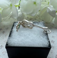 Charger l'image dans la galerie, Vintage Sterling Silver Filigree Guitar Charm Pendant - Opens to Reveal Treble Clef. Small English Silver Musical Pendant, Optional Chain