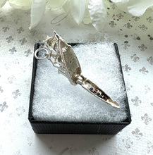 画像をギャラリービューアに読み込む, Vintage Sterling Silver Pirate Ship English Charm - Opens to Reveal Gemstone Treasure. Small Silver Galleon Pendant With Optional Chain.