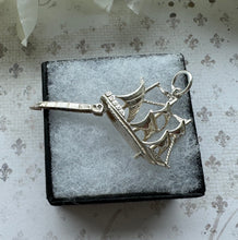 画像をギャラリービューアに読み込む, Vintage Sterling Silver Pirate Ship English Charm - Opens to Reveal Gemstone Treasure. Small Silver Galleon Pendant With Optional Chain.