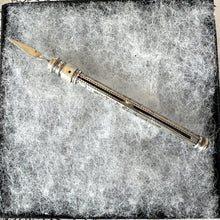 Charger l'image dans la galerie, Antique Georgian Sterling Silver Toothpick & Ear Wax Spoon. Victorian/Georgian Grooming Accessory