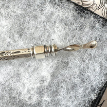 Charger l'image dans la galerie, Antique Georgian Sterling Silver Toothpick & Ear Wax Spoon. Victorian/Georgian Grooming Accessory