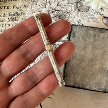 Charger l'image dans la galerie, Antique Georgian Sterling Silver Toothpick & Ear Wax Spoon. Victorian/Georgian Grooming Accessory