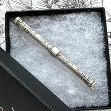 Charger l'image dans la galerie, Antique Georgian Sterling Silver Toothpick & Ear Wax Spoon. Victorian/Georgian Grooming Accessory