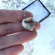 Cargar imagen en el visor de la galería, Antique Edwardian Engraved Daisy Sterling Silver Heart Locket Necklace. English B&F Silver Medium Love Heart Locket Pendant On Curb Chain