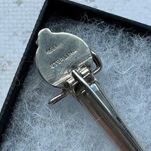 画像をギャラリービューアに読み込む, Antique Silver Scottish Agate & Citrine Claymore Sword Brooch. Engraved Sterling Silver Scottish Cairngorm Figural Broadsword Lapel Pin.