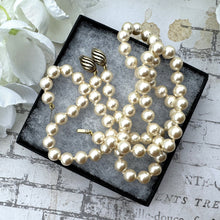 画像をギャラリービューアに読み込む, Vintage Classic White Pearl Bracelet With Gold Vermeil Clasp. Cultured Round 7mm Pearl Bracelet. 7-1/2" Single Strand Real Pearl Bracelet