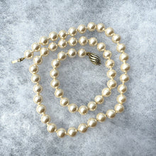 画像をギャラリービューアに読み込む, Vintage Classic Saltwater Pearl Necklace With Gold Vermeil Clasp