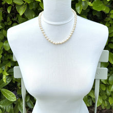 画像をギャラリービューアに読み込む, Vintage Classic Saltwater Pearl Necklace With Gold Vermeil Clasp