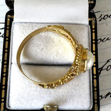 Lade das Bild in den Galerie-Viewer, Vintage 22ct Yellow Gold Mabe Pearl Etruscan Ring. Asian Handmade 22K Yellow Gold Special Occasion/Anniversary Ring, Size UK T-1/2/US 10