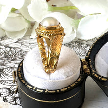 Lade das Bild in den Galerie-Viewer, Vintage 22ct Yellow Gold Mabe Pearl Etruscan Ring. Asian Handmade 22K Yellow Gold Special Occasion/Anniversary Ring, Size UK T-1/2/US 10