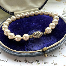 画像をギャラリービューアに読み込む, Vintage Classic White Pearl Bracelet With Gold Vermeil Clasp. Cultured Round 7mm Pearl Bracelet. 7-1/2" Single Strand Real Pearl Bracelet