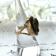 Charger l'image dans la galerie, Victorian 9ct Gold Lava Cameo Ring