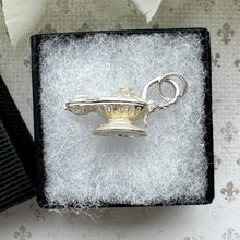 Charger l'image dans la galerie, Vintage Sterling Silver Aladdin's Lamp English Charm Pendant - Opens to Reveal Genie. Small Sterling Silver Pendant With Optional Chain.