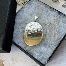 画像をギャラリービューアに読み込む, Vintage English Sterling Silver Engraved Fern Locket Pendant On Chain. Medium/Large Oval Silver Photo Locket Necklace