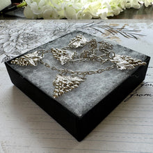 Lade das Bild in den Galerie-Viewer, Antique Edwardian Grapevine & Barleycorn Chain Sterling Silver Necklace. Art Nouveau Repoussé Silver Fancy Chain Bib Necklace