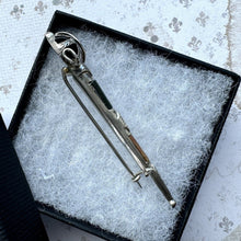 画像をギャラリービューアに読み込む, Antique Silver Scottish Agate & Citrine Claymore Sword Brooch. Engraved Sterling Silver Scottish Cairngorm Figural Broadsword Lapel Pin.