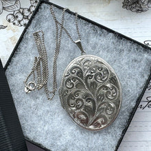 画像をギャラリービューアに読み込む, Vintage 1970s Sterling Silver Engraved Fern Locket Pendant On Chain. Slim Profile Large Oval Silver Locket Necklace, Henry Griffiths & Sons