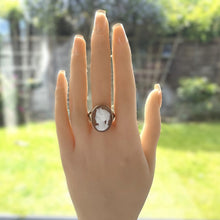 Lade das Bild in den Galerie-Viewer, Antique Victorian 9ct Gold Hera Cameo Ring. Italian Carved Shell Goddess Cameo Ring. Victorian Neoclassical Statement Ring Size N/ 6-3/4