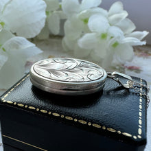 画像をギャラリービューアに読み込む, Vintage English Silver Engraved Calla Lily Locket Pendant Necklace. Art Nouveau Style Sterling Silver Oval Photo Locket & Adjustable Chain