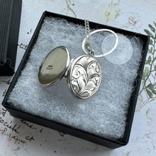 画像をギャラリービューアに読み込む, Vintage English Silver Engraved Calla Lily Locket Pendant Necklace. Art Nouveau Style Sterling Silver Oval Photo Locket & Adjustable Chain