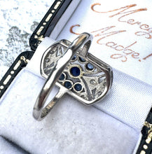 Carica l'immagine nel visualizzatore di Gallery, Antique 18ct White Gold Diamond & Sapphire Cluster Ring