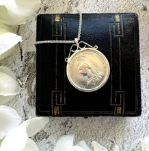 Carica l'immagine nel visualizzatore di Gallery, Antique Victorian 1887 Sterling Silver Shilling Pendant Necklace. Queen Victoria Diamond Jubilee Collectable Coin Pendant & Spiga Chain.