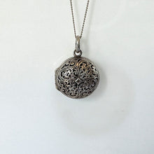 画像をギャラリービューアに読み込む, Vintage Sterling Silver Round Vinaigrette Locket Pendant Necklace. Sterling Silver Open Work Puffy Keepsake/Memory Locket & Curb Chain