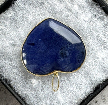 画像をギャラリービューアに読み込む, Antique Victorian 15ct Gold Carved Sodalite Love Heart Pendant. Large Natural Blue Gemstone Solitaire Heart Pendant.