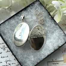 画像をギャラリービューアに読み込む, Vintage English Sterling Silver Engraved Fern Locket Pendant On Chain. Medium/Large Oval Silver Photo Locket Necklace