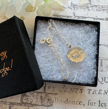 画像をギャラリービューアに読み込む, Antique Victorian Sterling Silver Rosette Pendant Necklace. Aesthetic Engraved Charm Pendant. Sterling Silver Minimalist Pendant & Chain