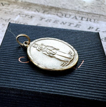 Charger l'image dans la galerie, Vintage 1970s 9ct Yellow Gold "St. Christopher" Modernist Pendant. Cubist Style Solid Gold Religious Medallion Pendant By Henry Griffith