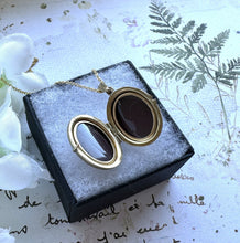 画像をギャラリービューアに読み込む, Vintage English 9ct Rolled Gold Engraved Forget-Me-Not Locket. Small 2-Photo Locket On Chain. Edwardian/Victorian Style Gold Locket Necklace