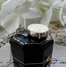 画像をギャラリービューアに読み込む, Vintage Sterling Silver Tiny Round Locket Pendant Necklace. Antique Style Fern Engraved Photo Locket Charm & Chain. Minimalist Necklace