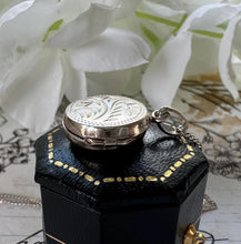 画像をギャラリービューアに読み込む, Vintage Sterling Silver Tiny Round Locket Pendant Necklace. Antique Style Fern Engraved Photo Locket Charm & Chain. Minimalist Necklace
