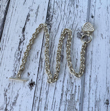 画像をギャラリービューアに読み込む, Vintage Heavy Sterling Silver Heart T-Bar Toggle Necklace. 16"/41cm Oval Chunky Link Chain T-Bar, Ring & Charm Necklace, British Hallmarks