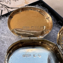 Lade das Bild in den Galerie-Viewer, Superb Victorian Silver Vinaigrette Pendant, William & Edward Turnpenny, Birmingham 1847