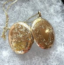 画像をギャラリービューアに読み込む, Antique Victorian 9ct Gold Aesthetic Engraved Ivy Locket. Small 2-Sided Oval Locket Pendant With Optional Chain. Love Token Locket Necklace