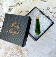 画像をギャラリービューアに読み込む, Antique Edwardian 9ct Gold & Jade Torpedo Fob Pendant. 9ct Rose Gold Carved Jade Long Slender Antique Amulet Pendant