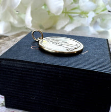 Charger l'image dans la galerie, Vintage 1970s 9ct Yellow Gold "St. Christopher" Modernist Pendant. Cubist Style Solid Gold Religious Medallion Pendant By Henry Griffith