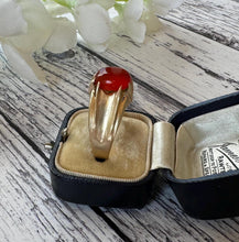 Cargar imagen en el visor de la galería, Gents Vintage 9ct Gold & Red Carnelian Belcher Ring