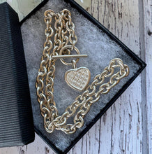 画像をギャラリービューアに読み込む, Vintage Heavy Sterling Silver Heart T-Bar Toggle Necklace. 16"/41cm Oval Chunky Link Chain T-Bar, Ring & Charm Necklace, British Hallmarks