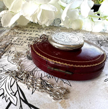 Lade das Bild in den Galerie-Viewer, Antique Victorian Engraved Fern Silver Locket Pendant Necklace. Medium/Large Aesthetic Engraved Sterling Silver Locket & Cable Chain