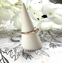 Charger l'image dans la galerie, Antique Victorian 9ct Yellow Gold Coral & Pearl Trilogy Band Ring, Size M-1/2 UK, 6-1/2 US