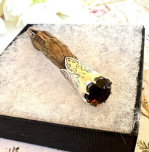 画像をギャラリービューアに読み込む, Victorian Scottish Silver & Citrine Deer Fetlock Kilt Pin/Brooch. Antique Highland Dress Jewellery