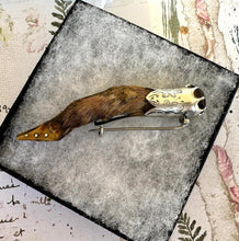 画像をギャラリービューアに読み込む, Victorian Scottish Silver & Citrine Deer Fetlock Kilt Pin/Brooch. Antique Highland Dress Jewellery