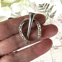 画像をギャラリービューアに読み込む, Antique Victorian Silver Horseshoe & Hunting Horn Brooch. English Sterling Silver Good Luck/Wedding Lapel Pin. Equestrian Stock/Cravat Pin