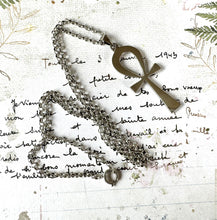 画像をギャラリービューアに読み込む, Vintage Egyptian Silver Large Ankh Cross Pendant Necklace. Sterling Silver Egyptian Revival Key Of Eternal Life Pendant & Long Belcher Chain