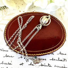 Charger l'image dans la galerie, Vintage Sterling Silver Caged Pearl Pendant Necklace. Cultured Saltwater Pearl Pendant On Silver Belcher Chain. Solitaire Pearl Necklace