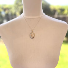 画像をギャラリービューアに読み込む, Vintage Victorian Style Repousse Sterling Silver Locket Pendant Necklace. Floral Engraved English Silver Photo/Keepsake Locket & Curb Chain